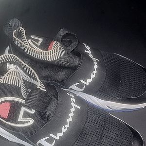 Mens Champion Rally Pro Athletic Shoe - Black (used)